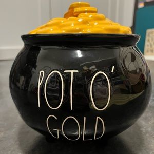 Large Rae Dunn Pot O' Gold cookie jar